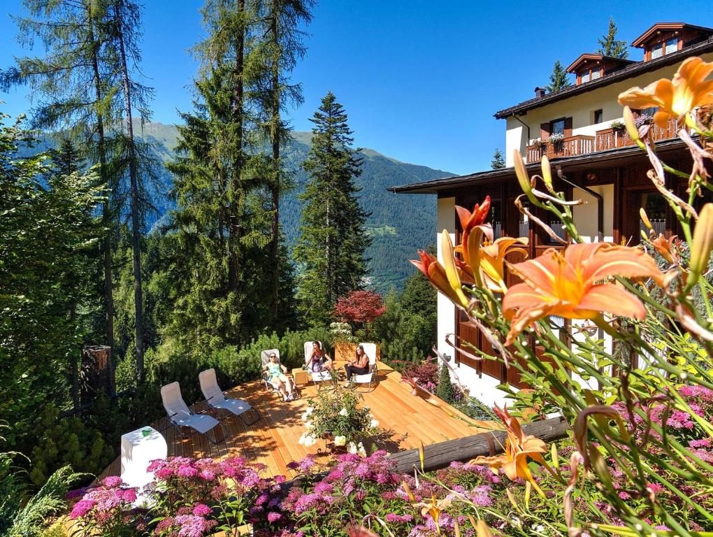 Hotel Caminetto Folgarida - Gallery 1